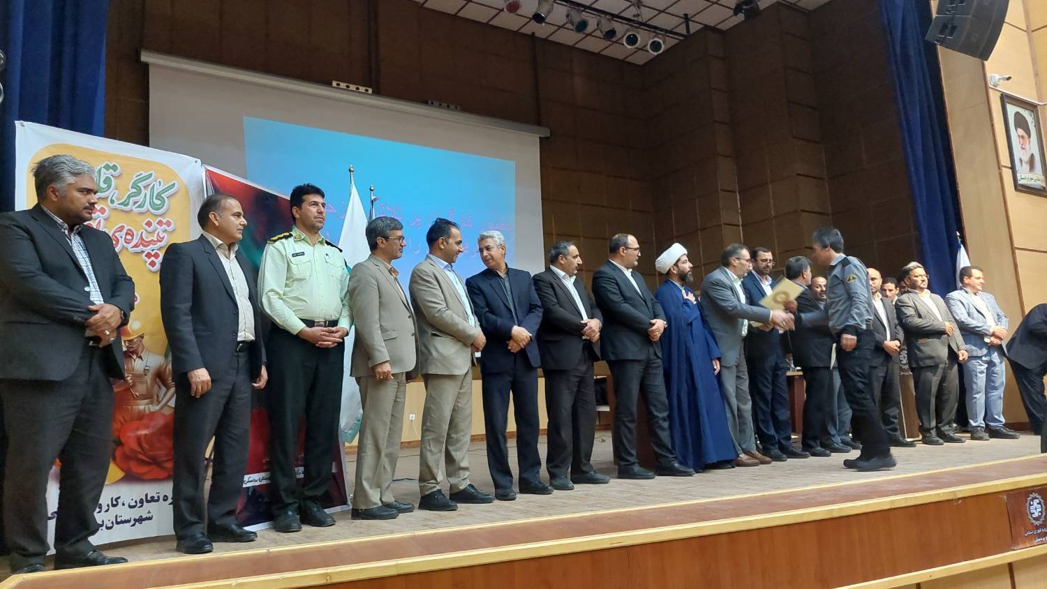 حل مسایل و دغدغه‌های کارگران، اولویت دولت