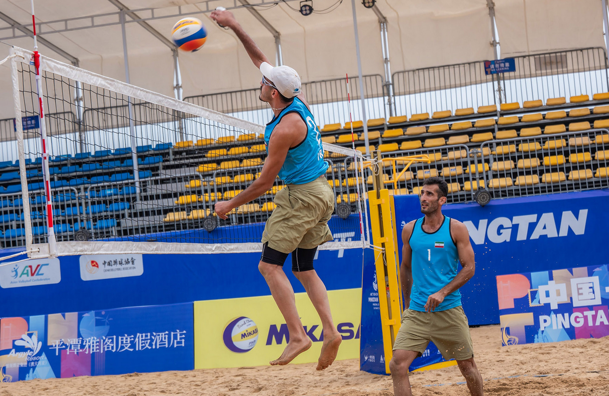 پیروزی ایران مقابل میزبان در نخستین دیدار پیروزی ایران مقابل میزبان در نخستین دیدار