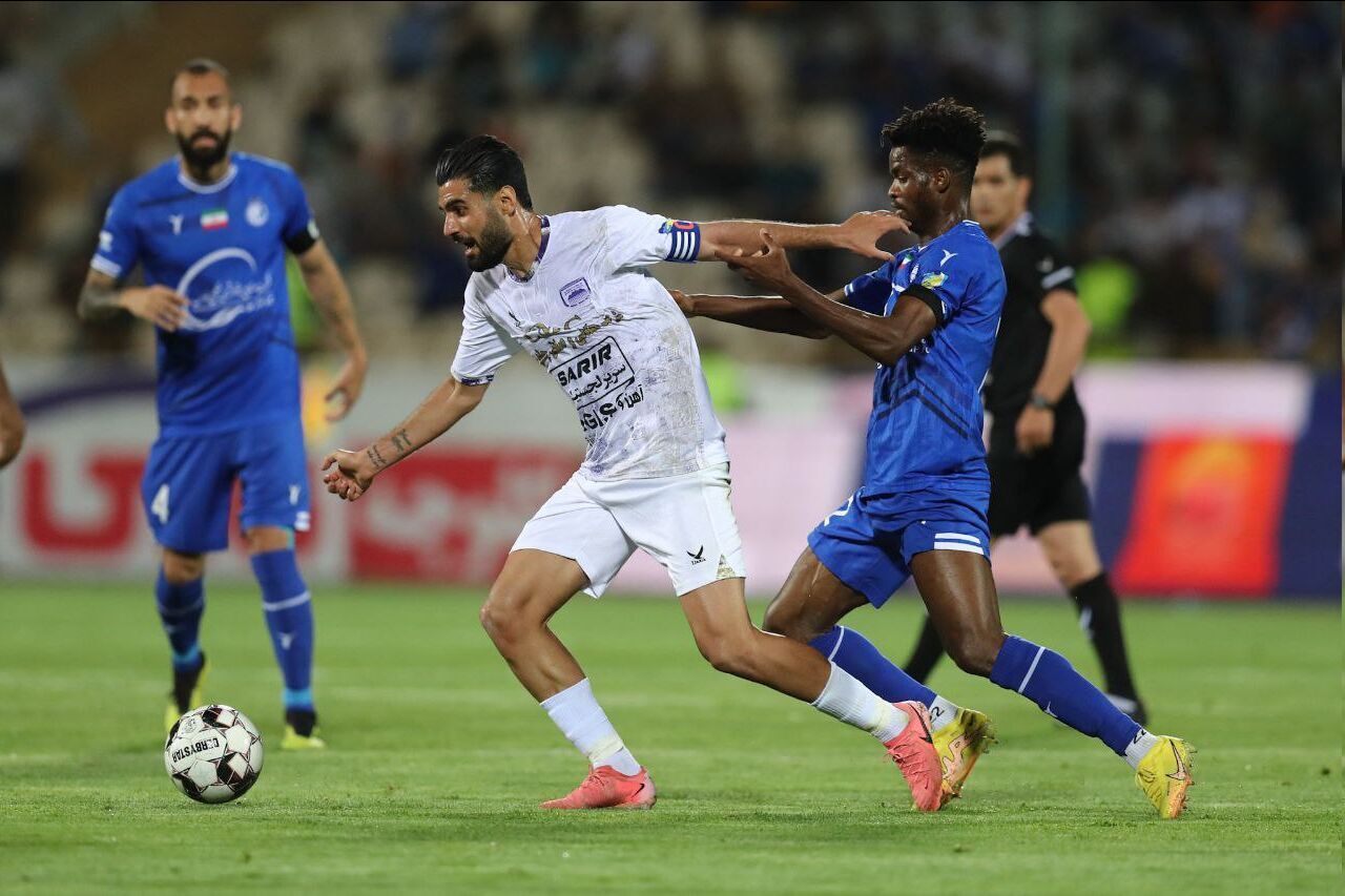 هفته ۲۹ لیگ برتر فوتبال؛ پیروزی پرسپولیس در روز توقف تراکتور، استقلال و سپاهان