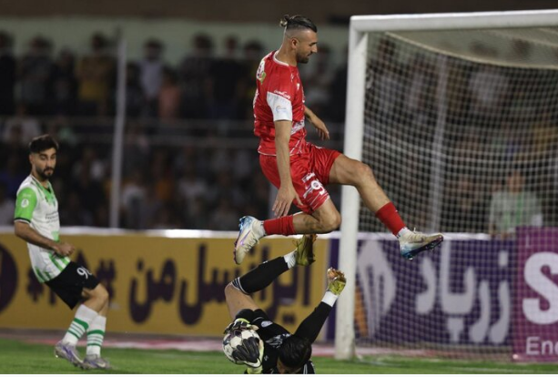 هفته ۲۹ لیگ برتر فوتبال؛ پیروزی پرسپولیس در روز توقف تراکتور، استقلال و سپاهان