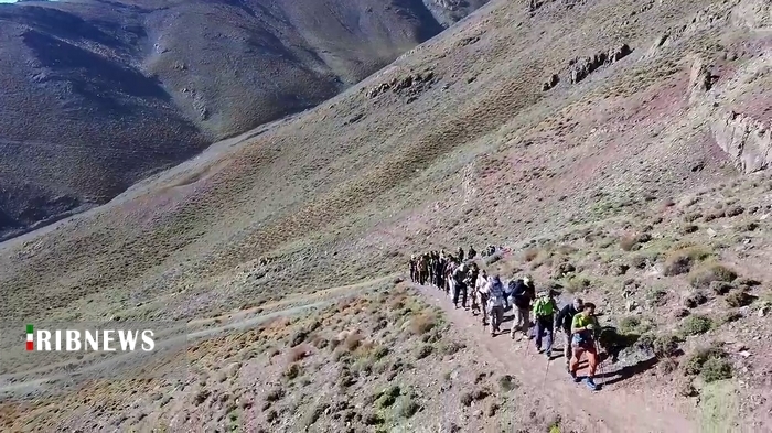 صعود بسیجیان به قله برف انبار شهرستان کهک استان قم صعود بسیجیان به قله برف انبار شهرستان کهک استان قم