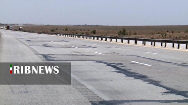 رانندگان کلافه از آسفالت فرسوده آزاد راه کاشان - قم-اصفهان