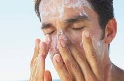 محافظت از پوست با مصرف منظم ضد آفتاب