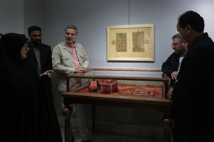 گشایش نمایشگاه «مثنینگاری» قرآن در حرم رضوی گشایش نمایشگاه «مثنینگاری» قرآن در حرم رضوی