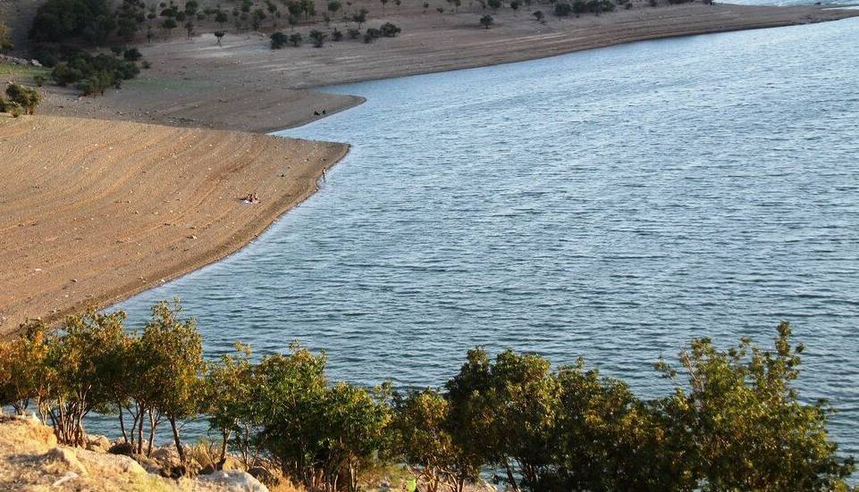 سدهای مهاباد و بوکان زیر فشار کمآبی؛ مسئولان هشدار میدهند سدهای مهاباد و بوکان زیر فشار کمآبی؛ مسئولان هشدار میدهند