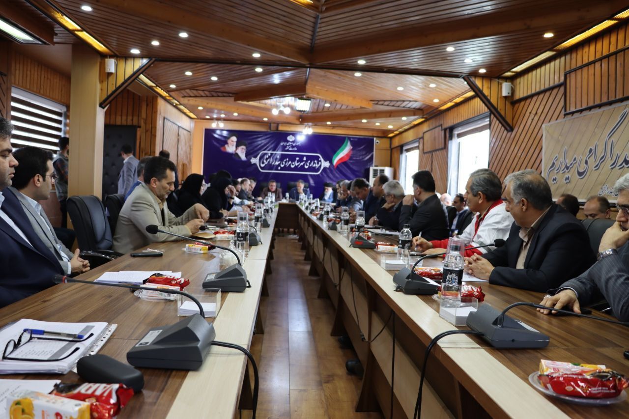 نباید فرش قرمز برای زمین‌خواران پهن کرد