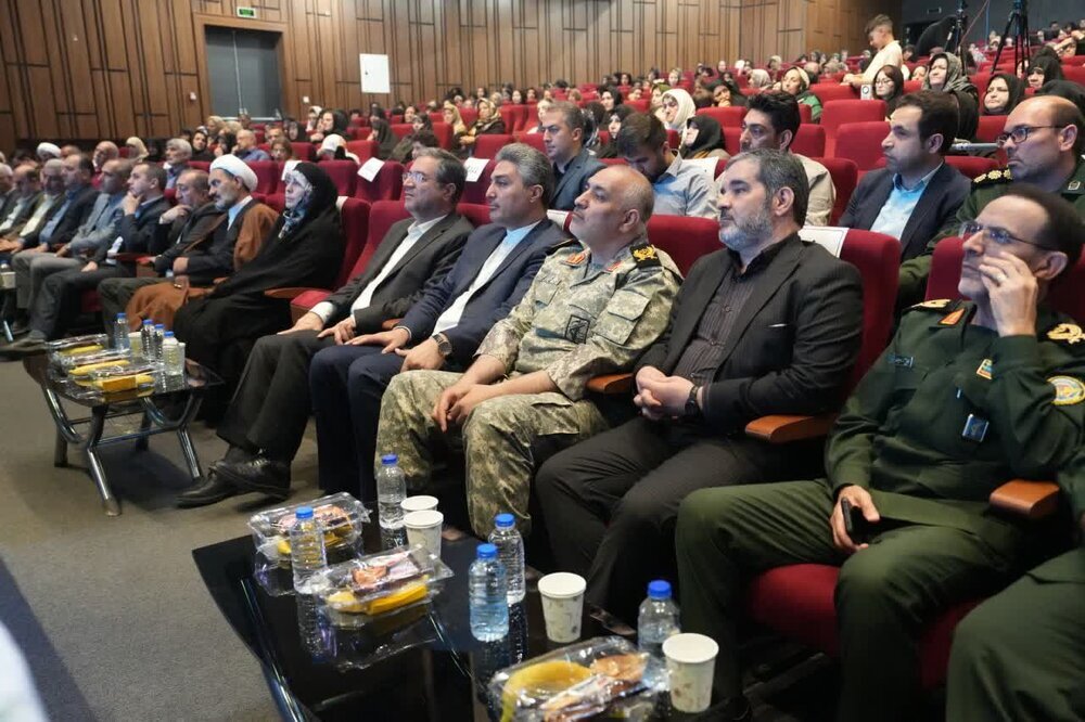 تداوم راه شهیدان با تجلیل از ایثارگریهای همسران شهدا تداوم راه شهیدان با تجلیل از ایثارگریهای همسران شهدا