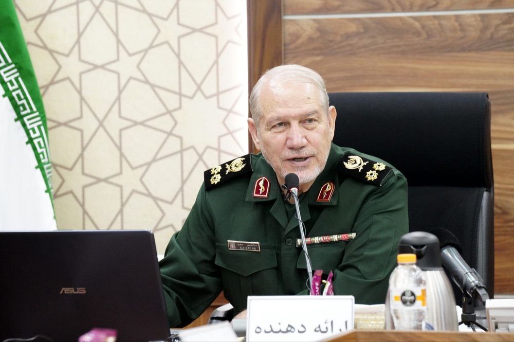 *** سرلشکر صفوی: سواحل مکران نقطه پیشرفت ۲۰ سال آینده ایران است *** سرلشکر صفوی: سواحل مکران نقطه پیشرفت ۲۰ سال آینده ایران است