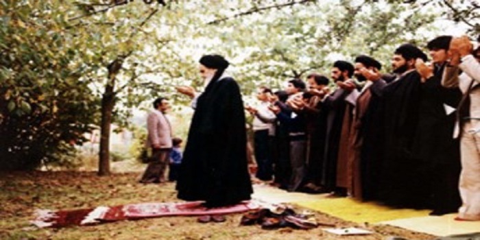 روح الله الموسوی الخمینی؛ مردی که زمانه را شکست