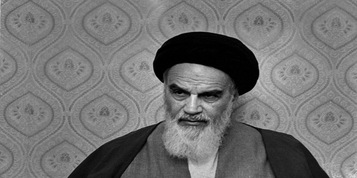 روح الله الموسوی الخمینی؛ مردی که زمانه را شکست