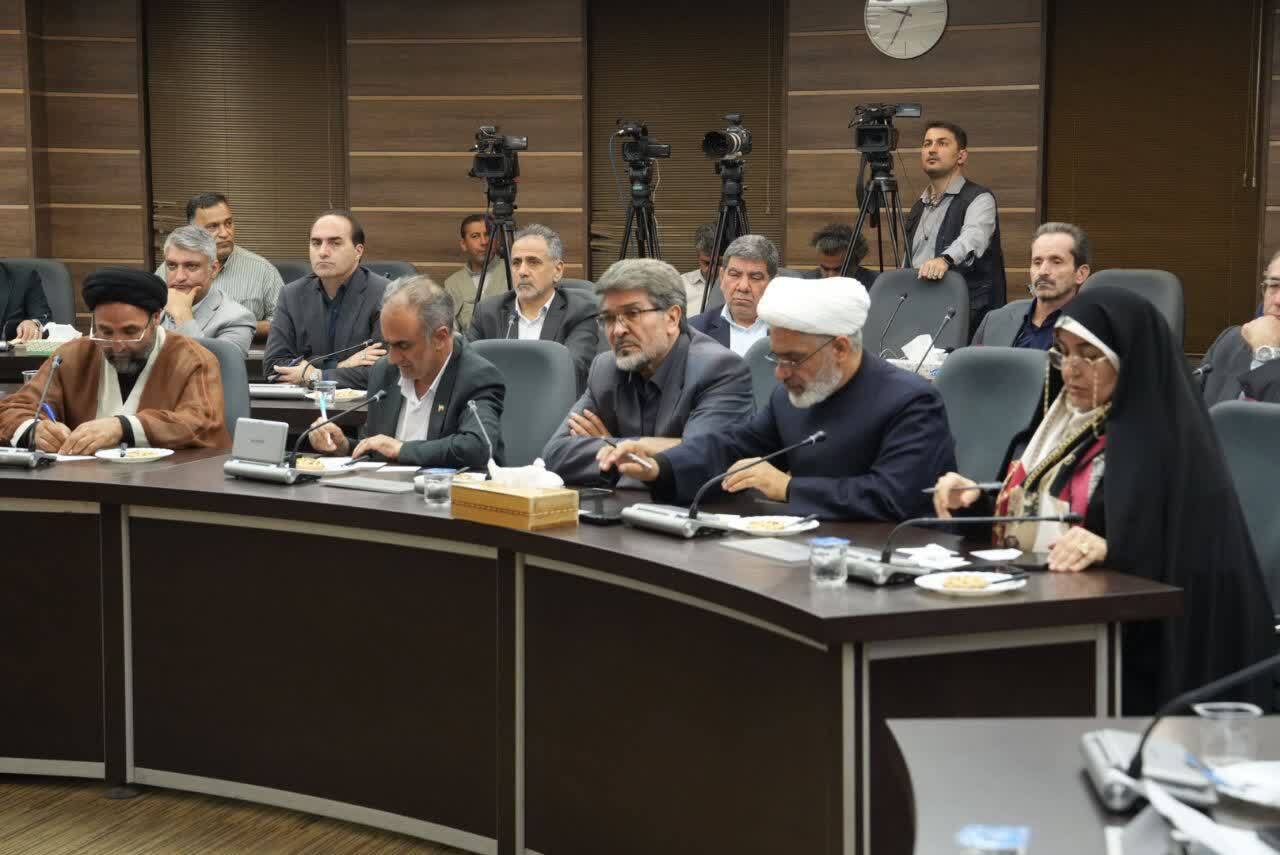 مروری بر محور‌های مهم سفر غیر رسمی رئیس‌جمهور به آذربایجان غربی