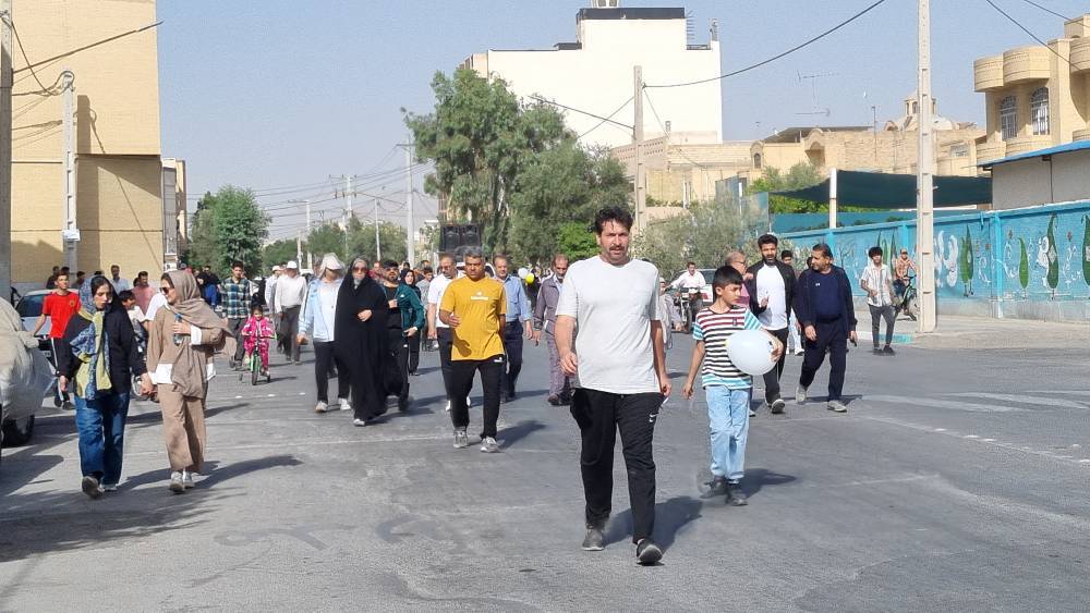 همایش پیاده روی یزدی‌ها به یاد شهدای خدمت