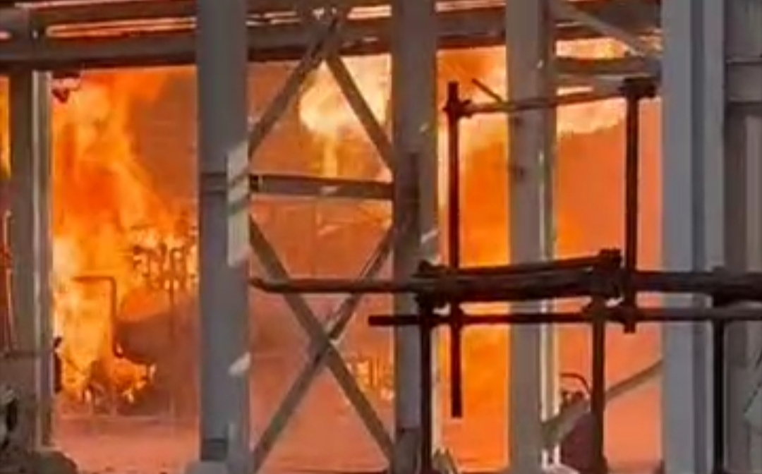 آتشسوزی در پتروشیمی خارک مهار شد؛ جان باختن یکی از کارکنان آتشسوزی در پتروشیمی خارک مهار شد؛ جان باختن یکی از کارکنان