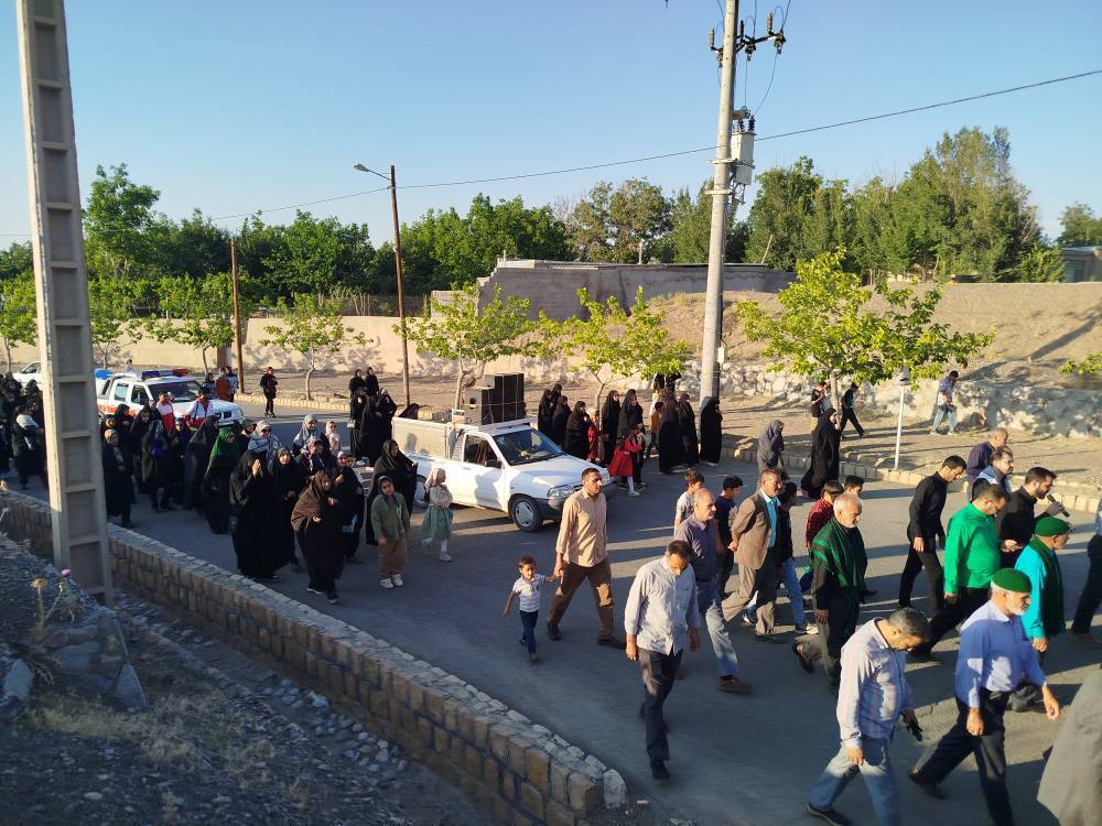 پیاده روی سادات جغتای در عید غدیر