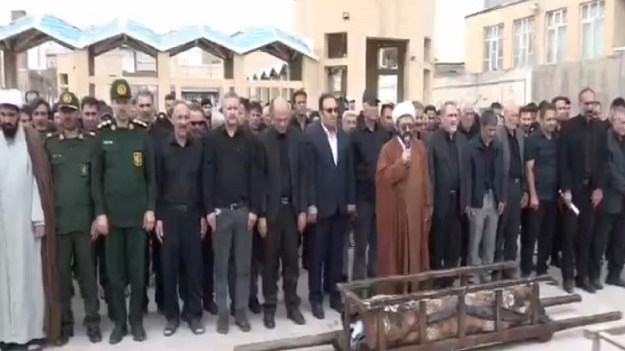 تشییع و خاکسپاری پیکر مادر شهید لطفی