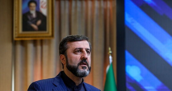 غریب‌آبادی: تمام گزینه‌ها روی میز است