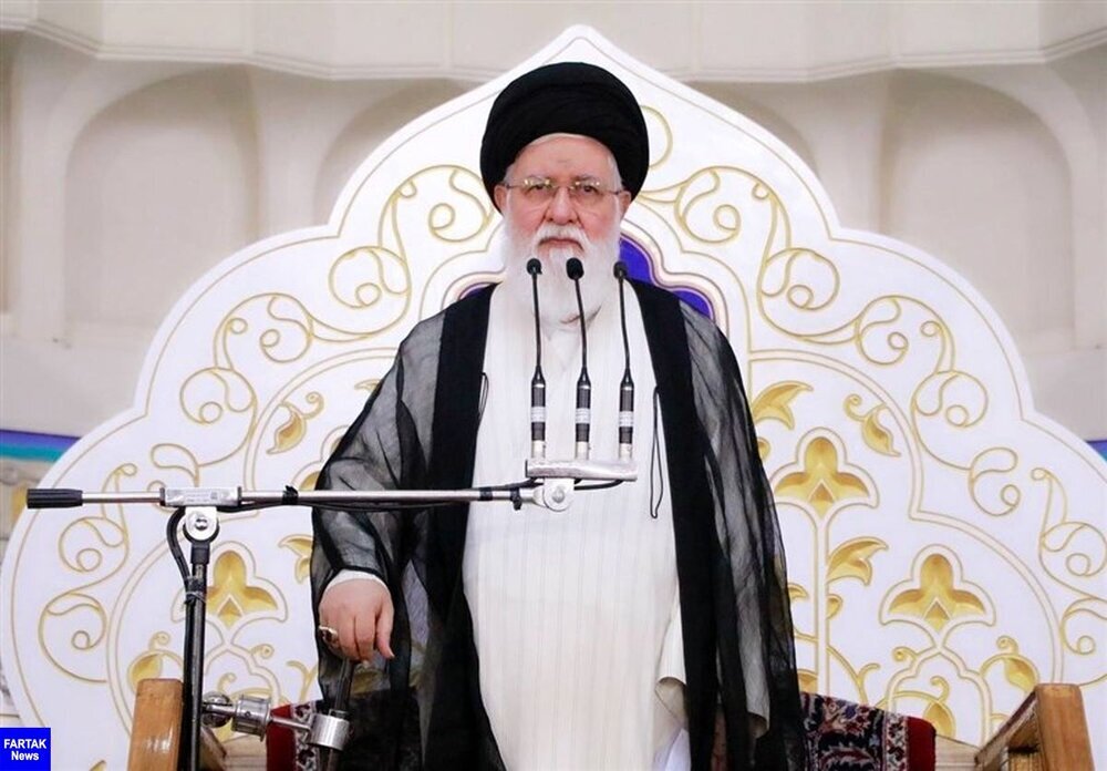 دشمن با صلح تحمیلی به دنبال تجدید قوا و فریب است