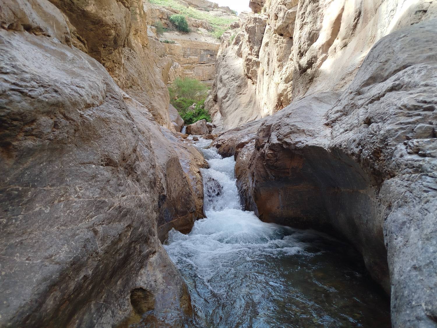 آبشار ابدال آباد، ناشناختهای زیبا و بکر در دل کوههای بخش نصرآباد آبشار ابدال آباد، ناشناختهای زیبا و بکر در دل کوههای بخش نصرآباد