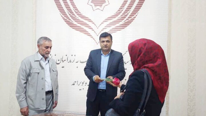 مادر زندانی در یاسوج آزاد شد مادر زندانی در یاسوج آزاد شد