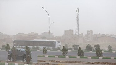 جولان گرد و خاک در آسمان قم