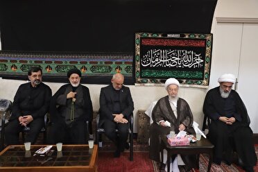 حضور رئیس دفتر رئیس جمهور در مراسم عزاداری بیوت مراجع تقلید در قم