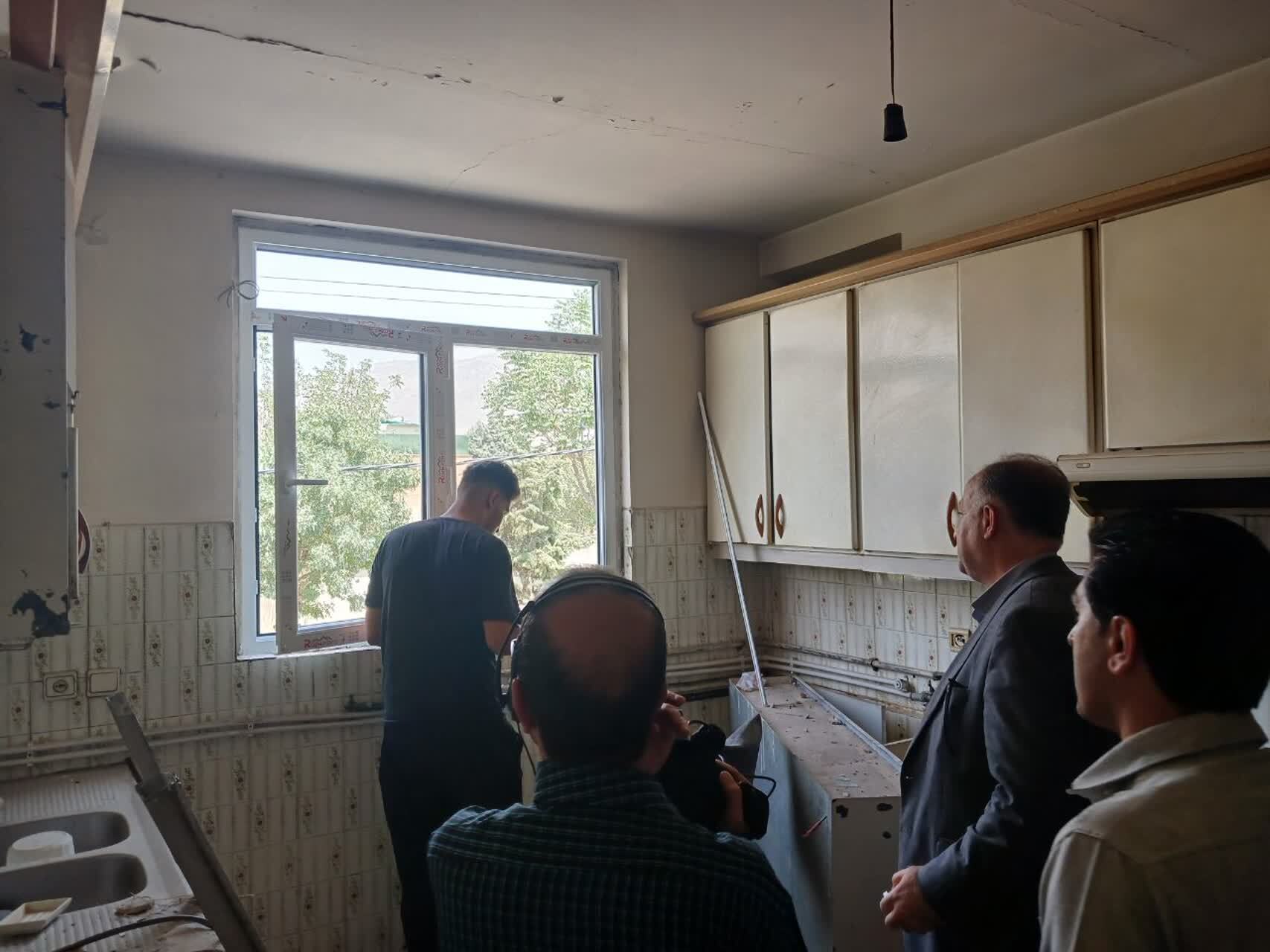 بررسی و رسیدگی به ۷۲۶ واحدمسکونی و تجاری آسیب دیده جنگ در کرج
