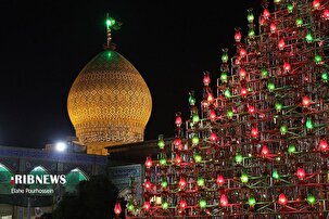 آیین لاله‌گردانی شام غریبان در حرم شاهچراغ (ع)
