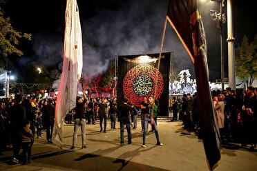 قیام عاشورا و مکتب امام حسین (ع)