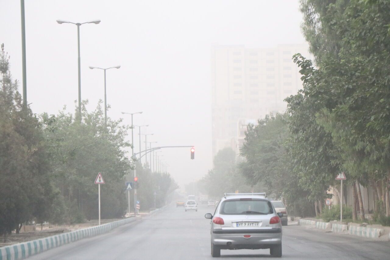 احتمال خیزش و انتقال توده گردوخاک از روز چهارشنبه