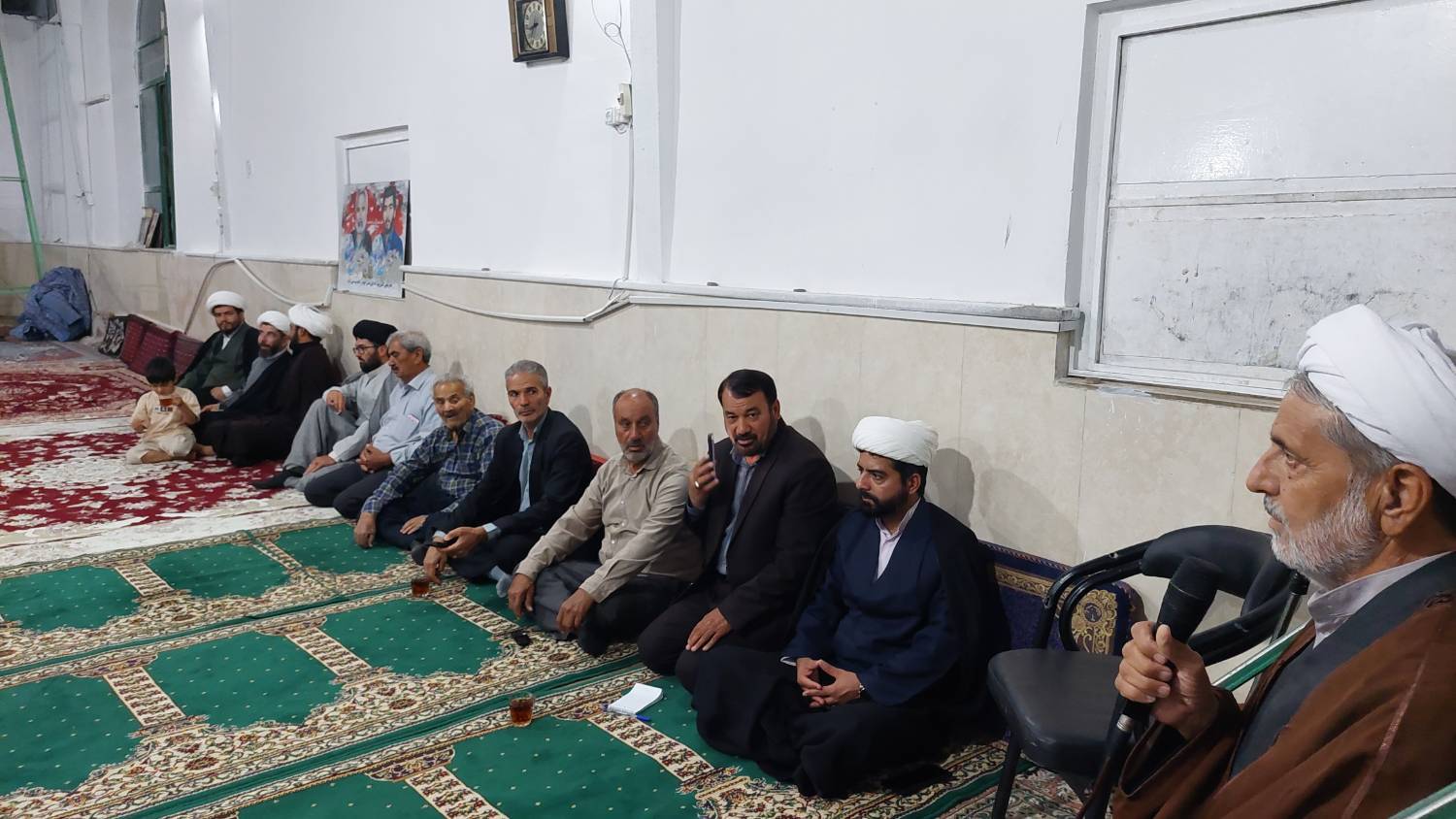لزوم تبیین جریان نفوذ برای مردم توسط روحانیان