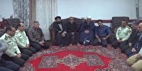 دیدار تعدادی از مسئولان با خانواده شهید جعفر نیا برای دلجویی و عرض تسلیت