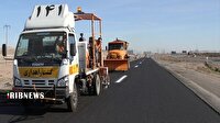 اجرای 300 کیلومتر خط کشی در راه‌های روستایی قم
