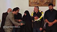 اهدای نشان قهرمانی سکوی افتخار به قهرمان اقتدار وطن