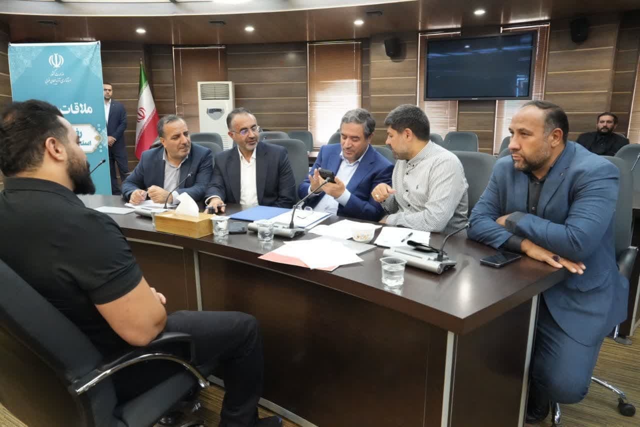 برگزاری ملاقات مردمی استاندار و مدیران استانداری غربی