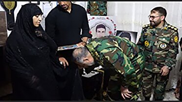 دیدار فرمانده نیروی زمینی ارتش با خانواده شهدای لرستان