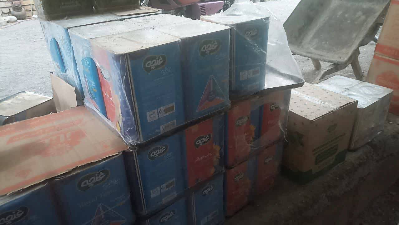 کشف ۱۰۰ حلب روغن نباتی احتکاری در شهرستان گناباد
