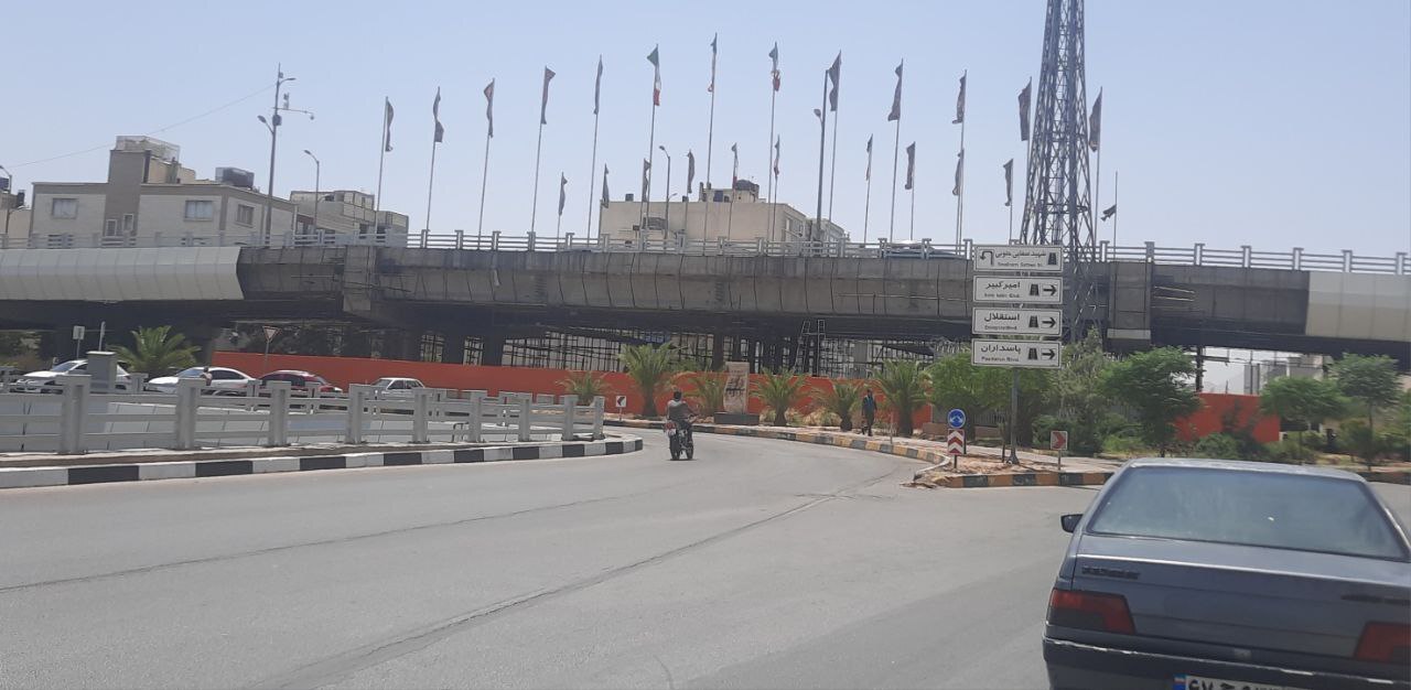 گلایه شیرازیها از اجرای کند عملیات مقاوم سازی پل شهیدان گلایه شیرازیها از اجرای کند عملیات مقاوم سازی پل شهیدان