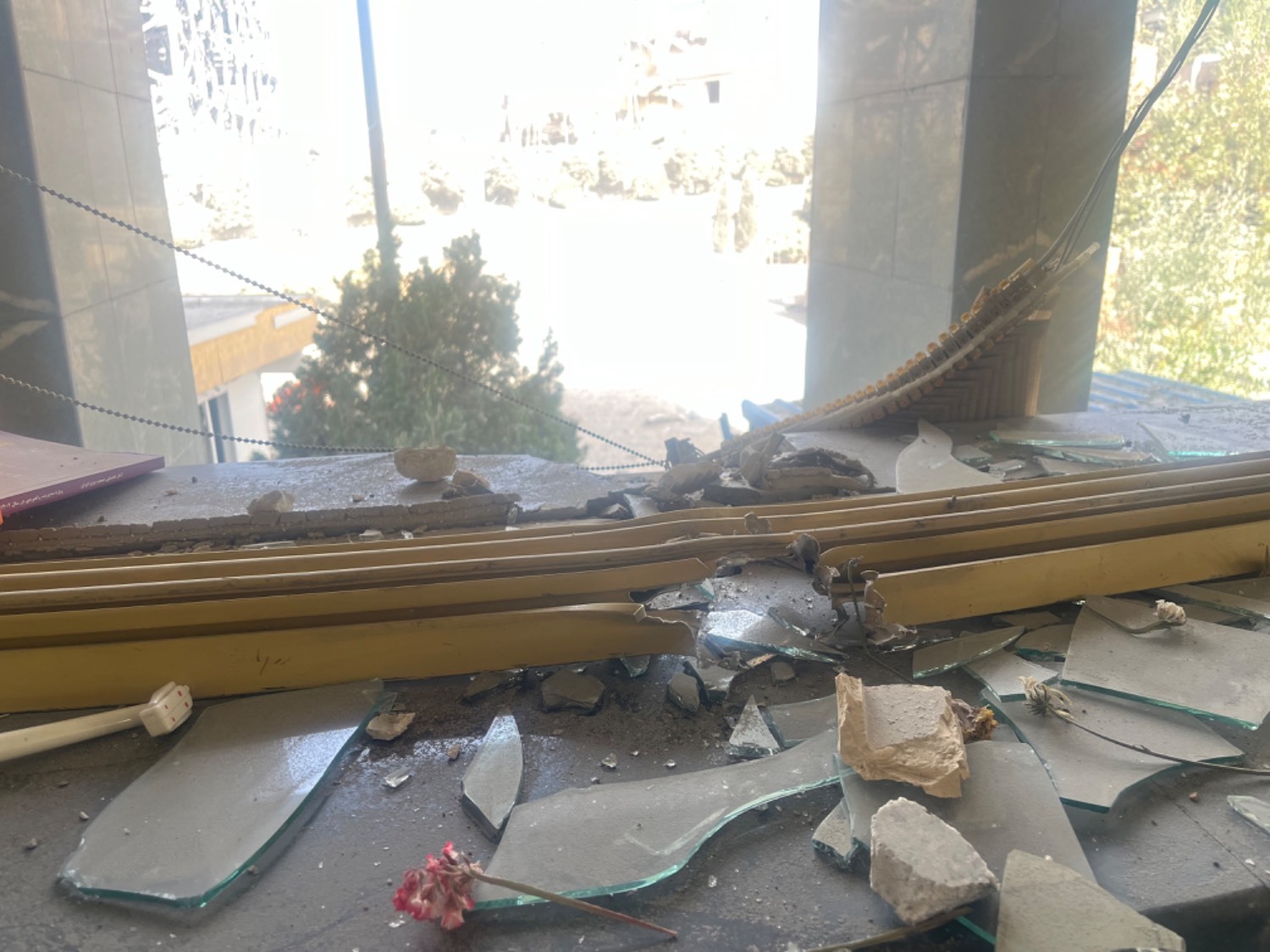 ادای احترام مدیرعامل شرکت توانیر به مقام شامخ شهیده دکتر ندا رفیعی پارسا ادای احترام مدیرعامل شرکت توانیر به مقام شامخ شهیده دکتر ندا رفیعی پارسا