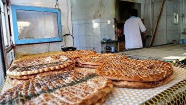 پیشخوان های پُر از نان در نانوایی‌های مازندران