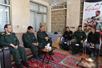 دیدار فرمانده سپاه شهدا آذربایجان غربی با خانواده شهدای تجاوز رژیم صهیونیستی