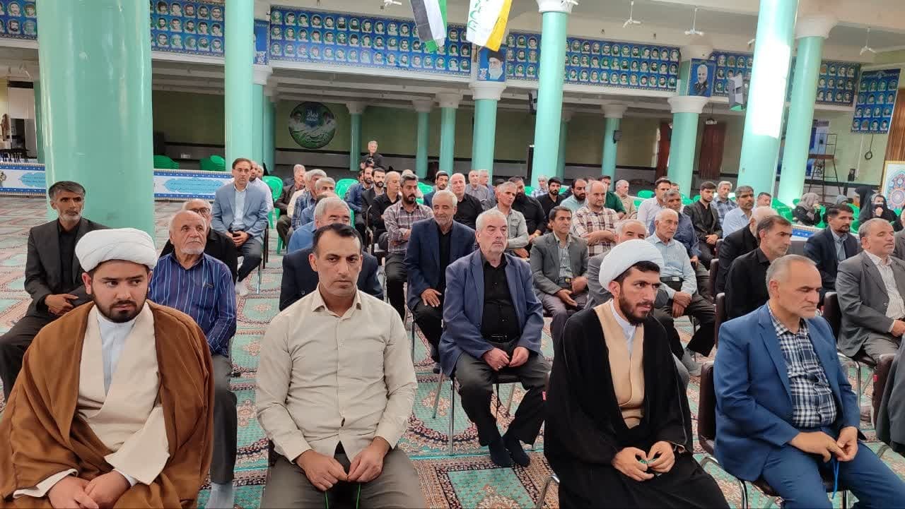 گردهمایی مادحین و هیأت امنای مساجد و پیر غلامان حسینی شهرستان تکاب