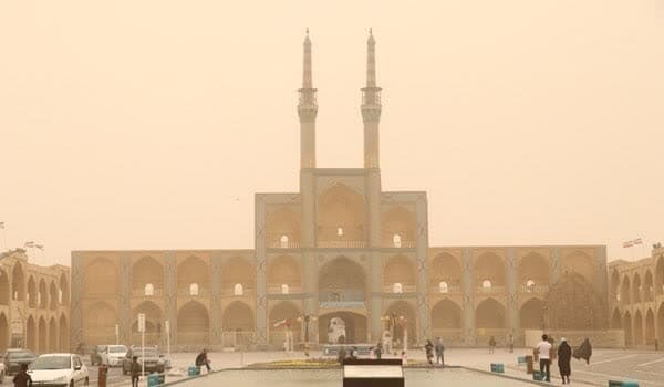 استان یزد امروز گرد و خاکی است