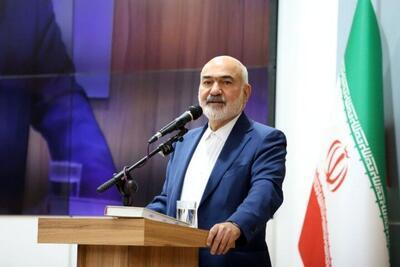 با شهدا و قهرمانان ملی پیمان می‌بندیم که برای دفاع از کشور آماده‌ایم