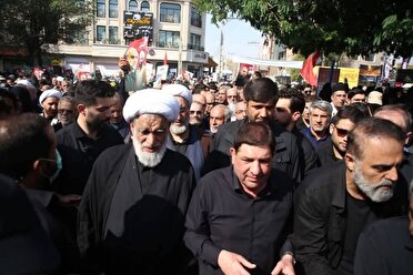 حضور دستیار و مشاوران مقام معظم رهبری در مراسم تشییع و خاکسپاری شهدای اقتدار دزفول