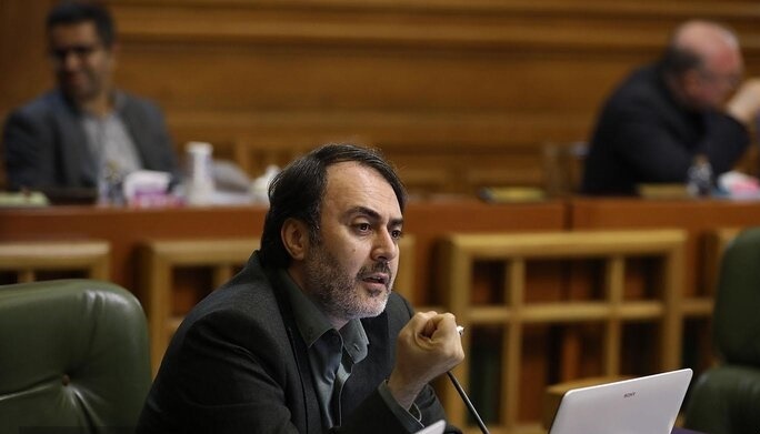 چمران: از زیر سنگ هم شده، آب در اختیار شهروندان قرار دهیم