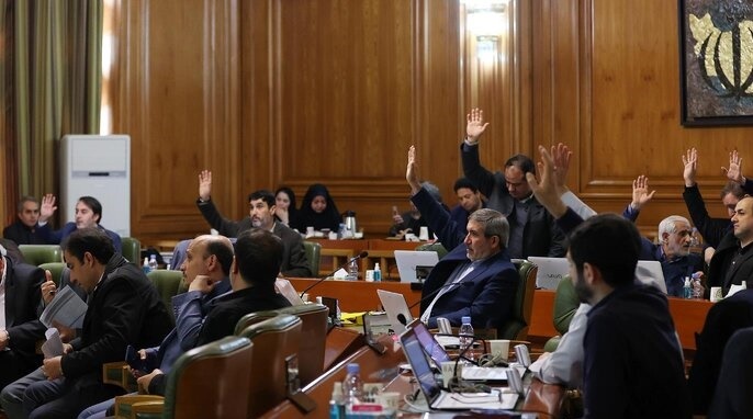 چمران: از زیر سنگ هم شده، آب در اختیار شهروندان قرار دهیم