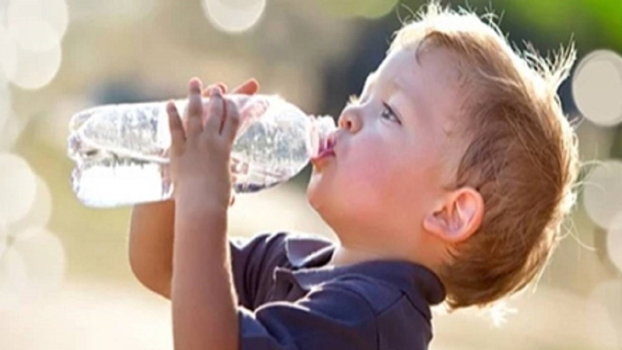 والدین مراقب گرمازدگی کودکان باشند والدین مراقب گرمازدگی کودکان باشند