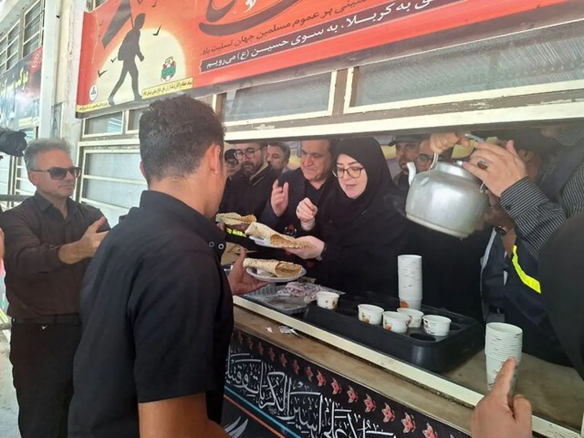 حضور سخنگوی دولت در موکبهای مرز مهران حضور سخنگوی دولت در موکبهای مرز مهران