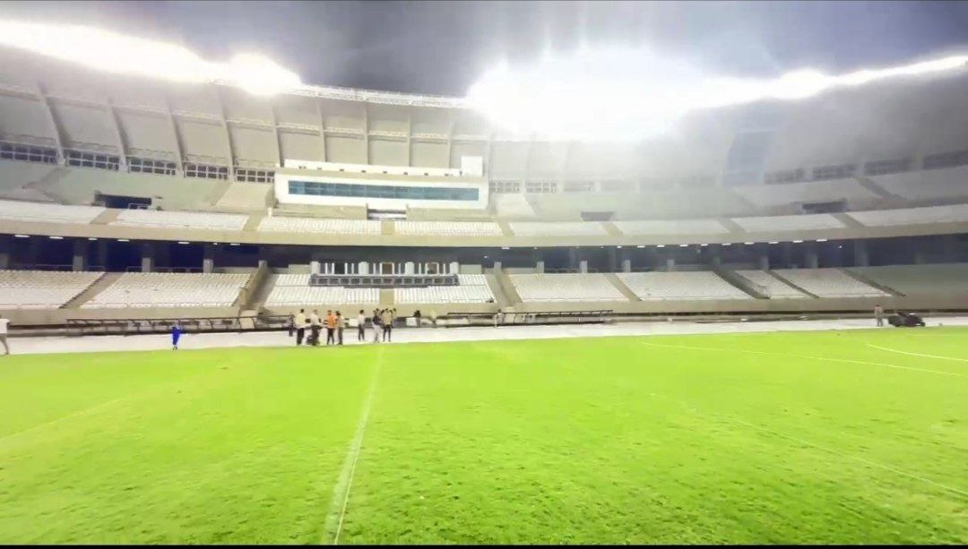 ورزشگاه پارس شیراز آماده مسابقات شد ورزشگاه پارس شیراز آماده مسابقات شد