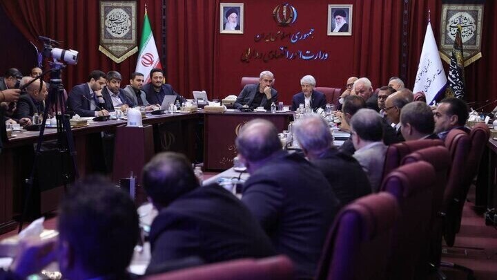 مدنی زاده: به حمایت از بخش خصوصی پایبندیم